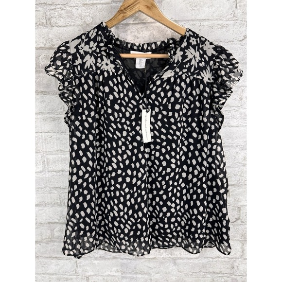 New‎ Cupcakes and Cashmere Women Small Black White Ruffle Sleeve Top Chiffon - Picture 1 of 15
